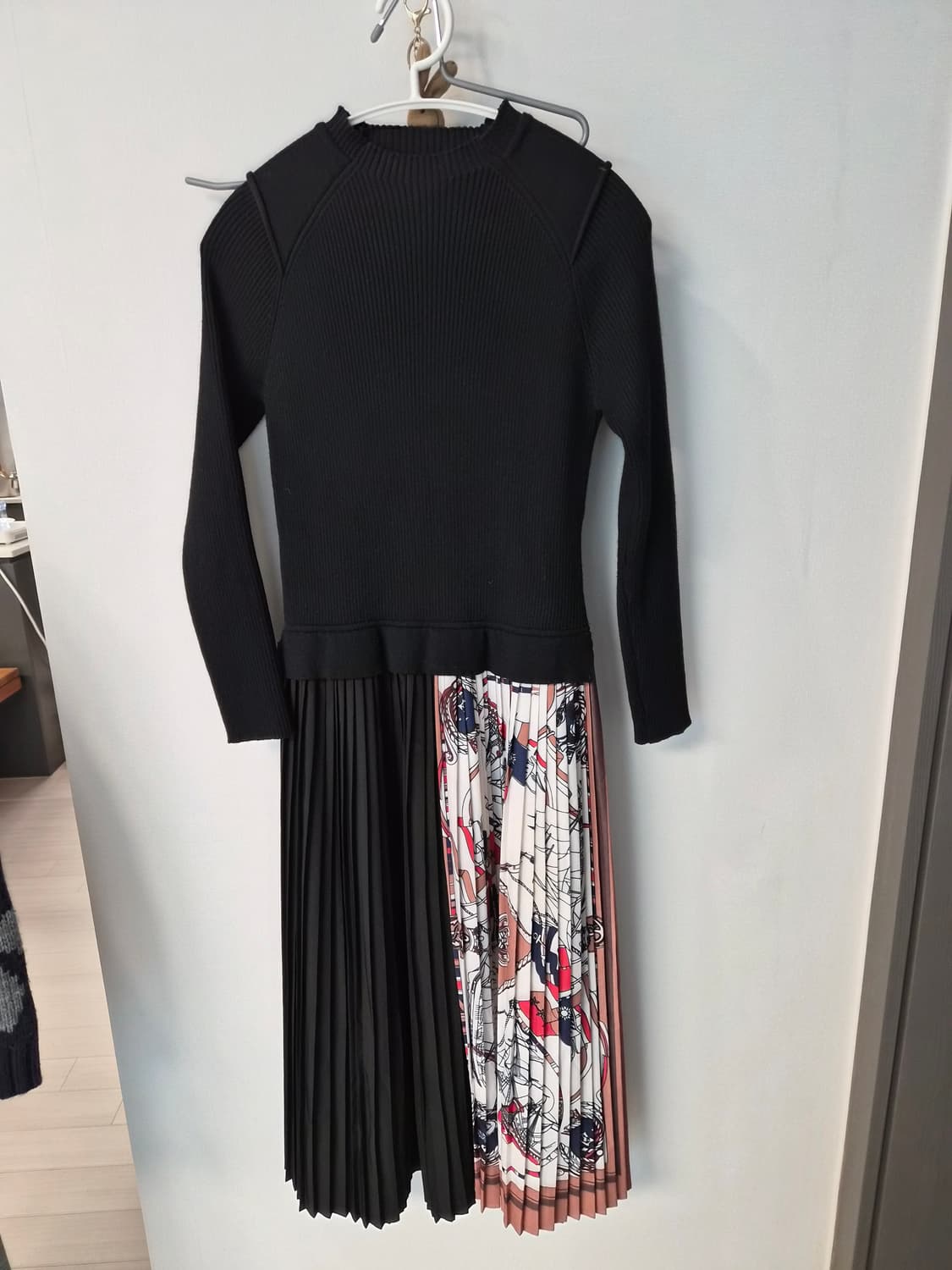 벨리걸 플리츠 니트 원피스 판매합니다 상품이미지2