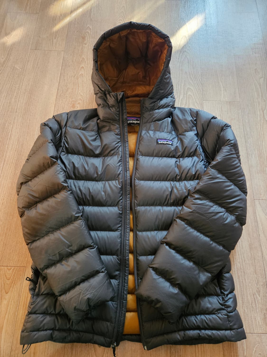 파타고니아 다운 스웨터 후디 후드 경량 패딩 s 100 상품이미지1