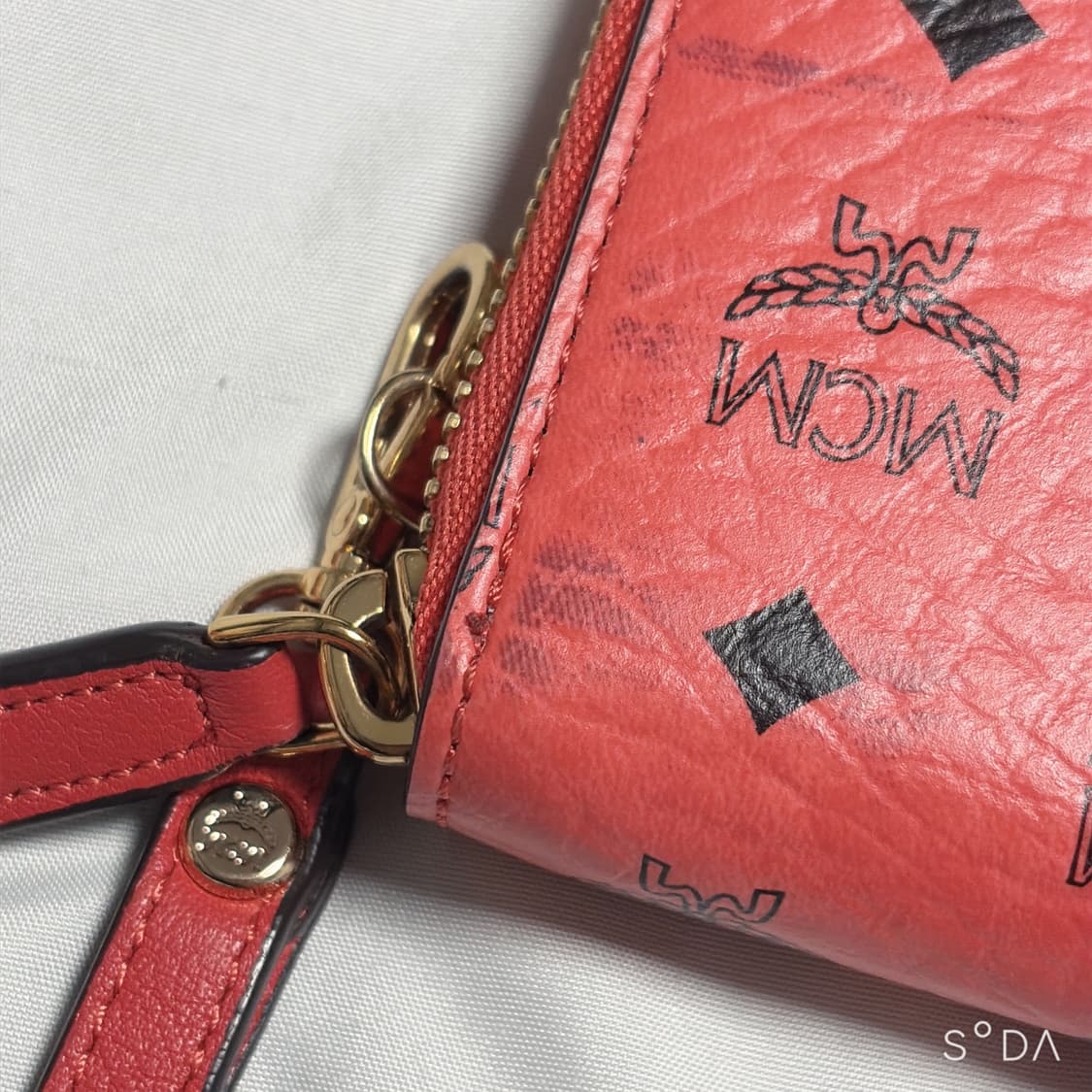 MCM 레드 패턴 장지갑 상품이미지5