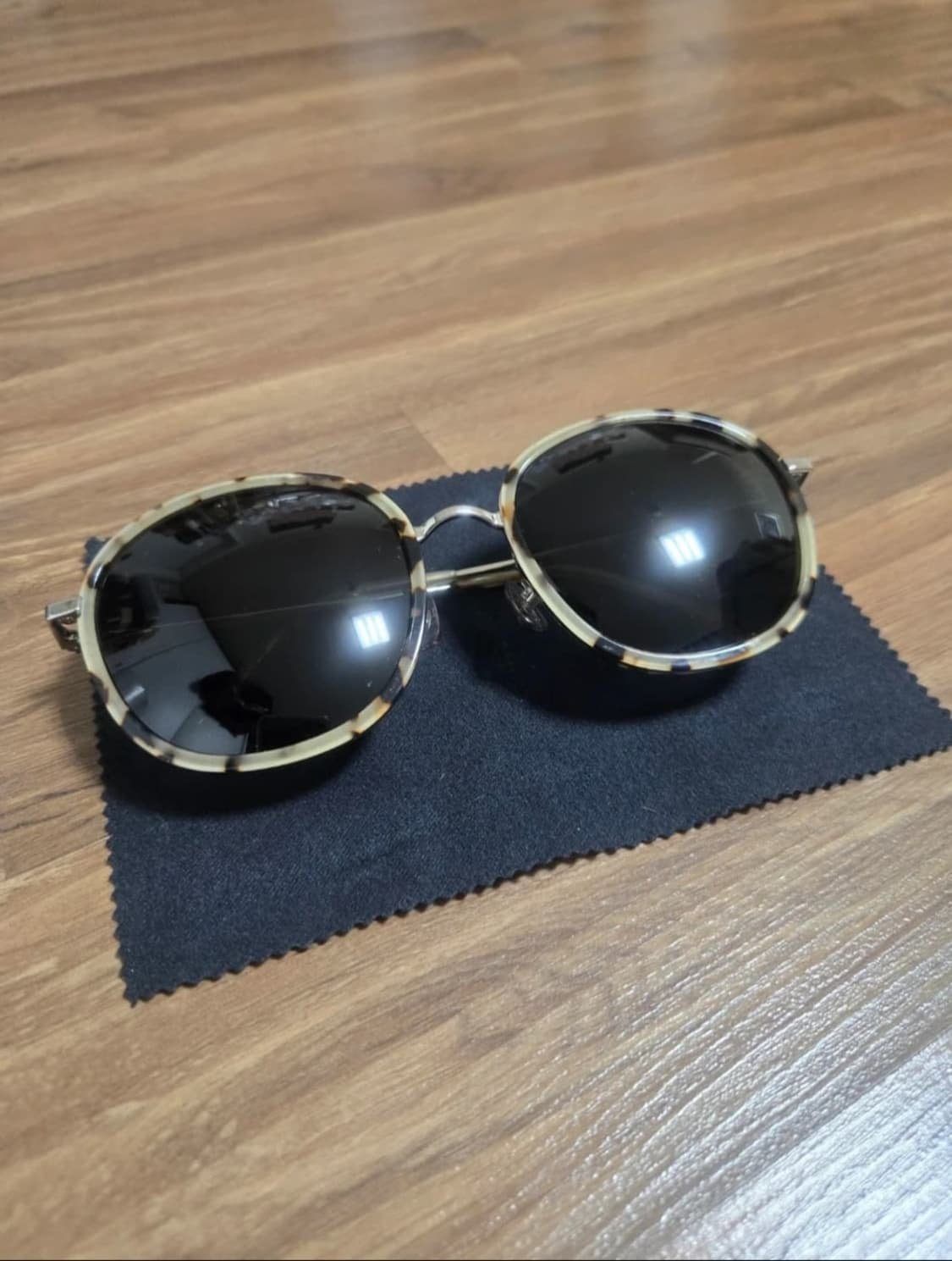 젠틀몬스터 선글라스 - 블러디하트2 S3 [정품] 상품이미지2