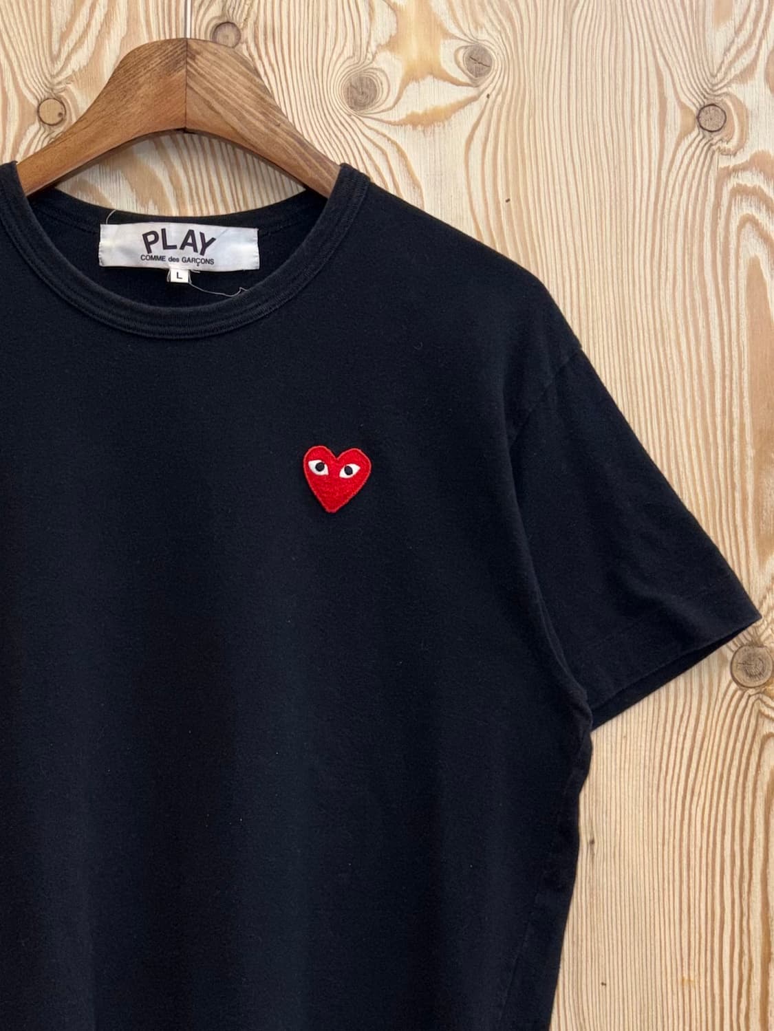 꼼데가르송 레드 하트 블랙 티셔츠 상품이미지2