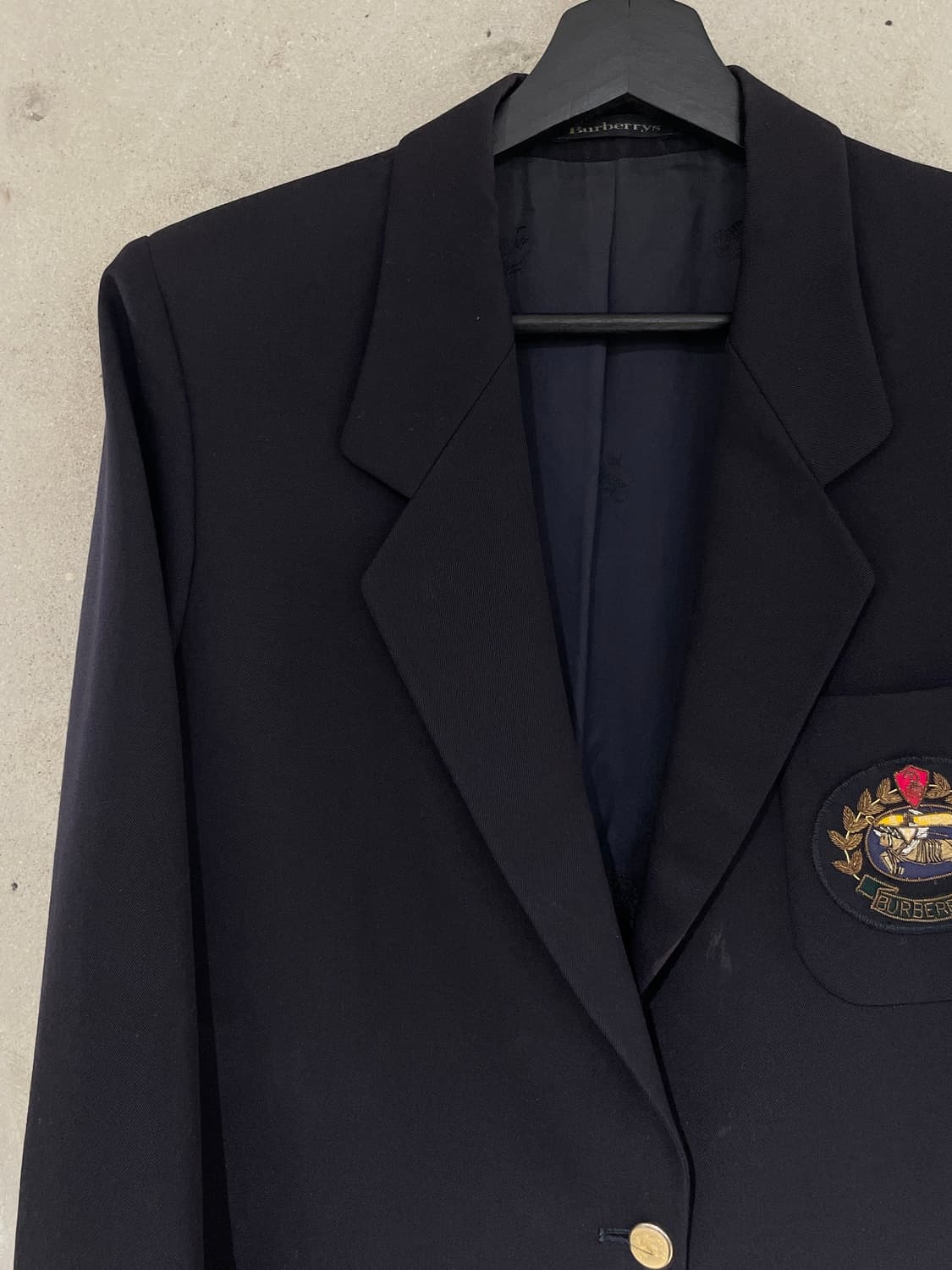 버버리 다크 네이비 크레스트 로고 금장 1B 블레이저 상품이미지2