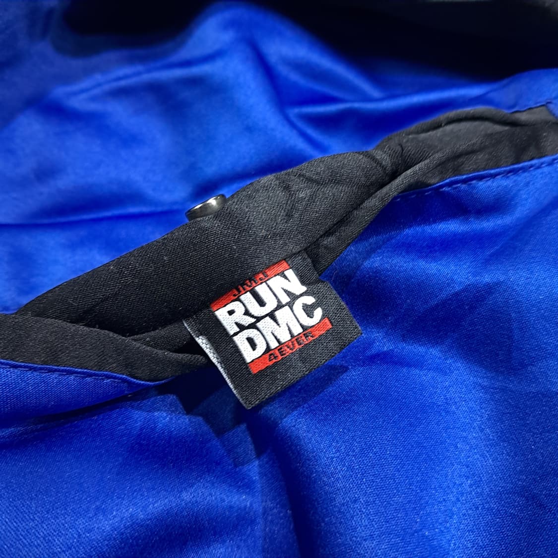 CL301 XL 아디다스 새틴 런디엠씨 패치 블루블랙 자켓 상품이미지6