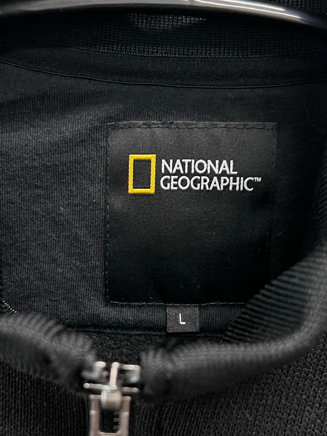 내셔널지오그래픽 니트집업 블랙 상품이미지4