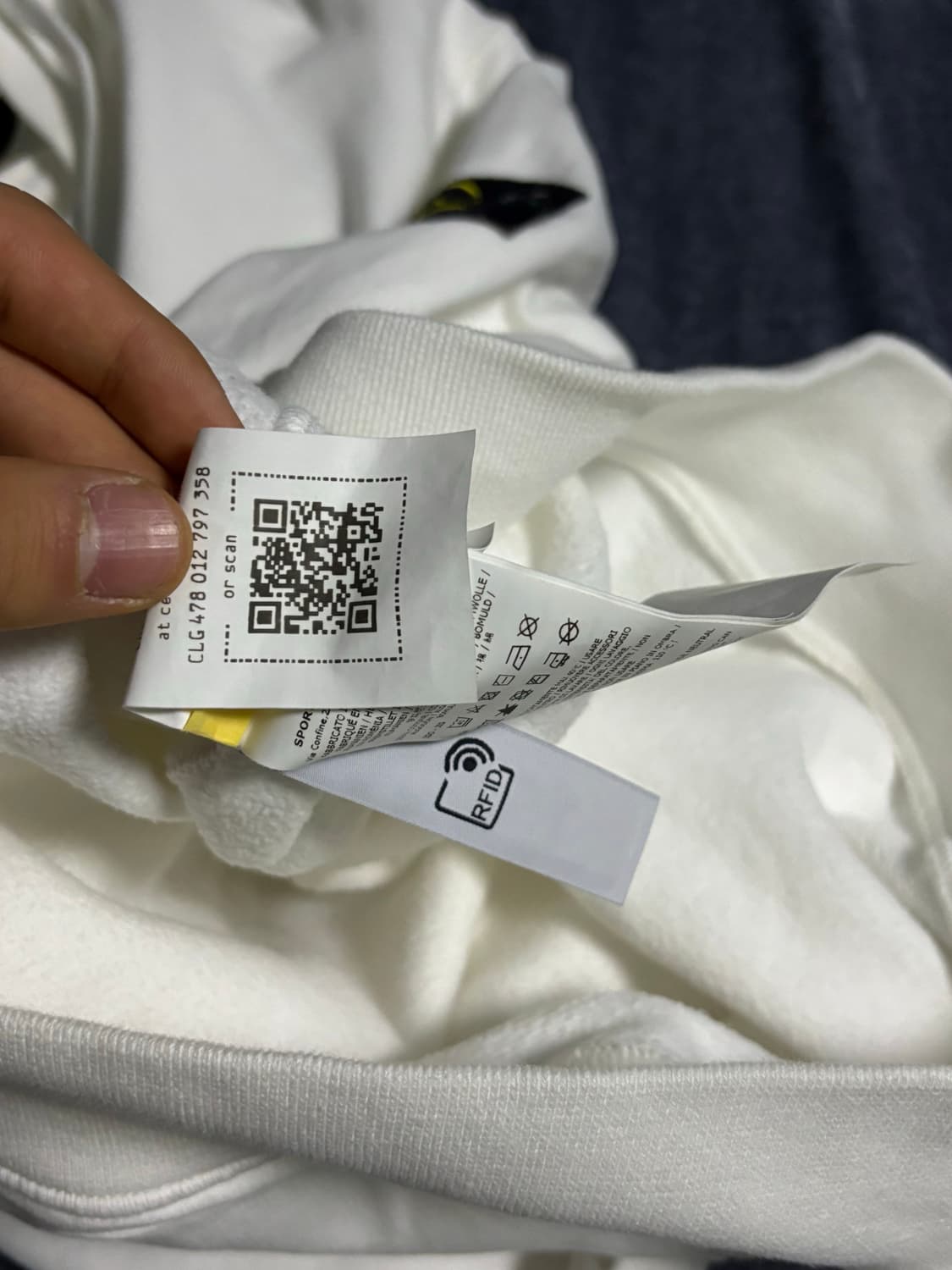 24fw 스톤아일랜드 화이트 후드티 상품이미지4