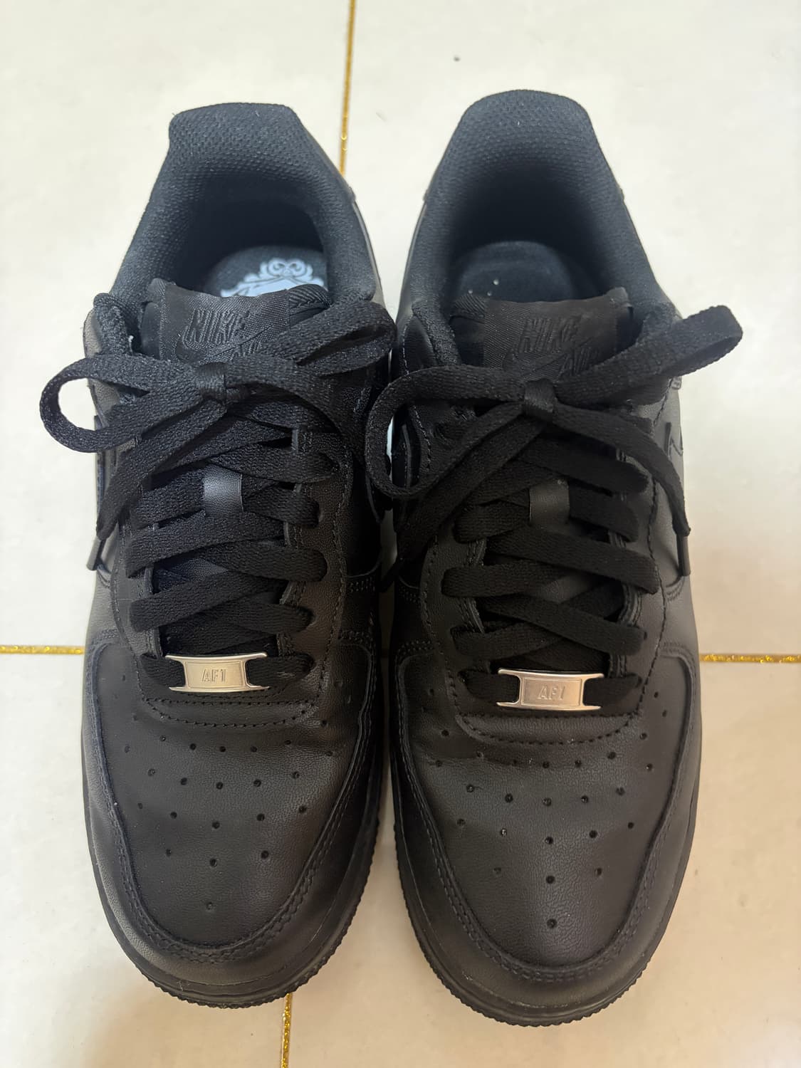 나이키 에어포스 로우 트리플 블랙 250 상품이미지1