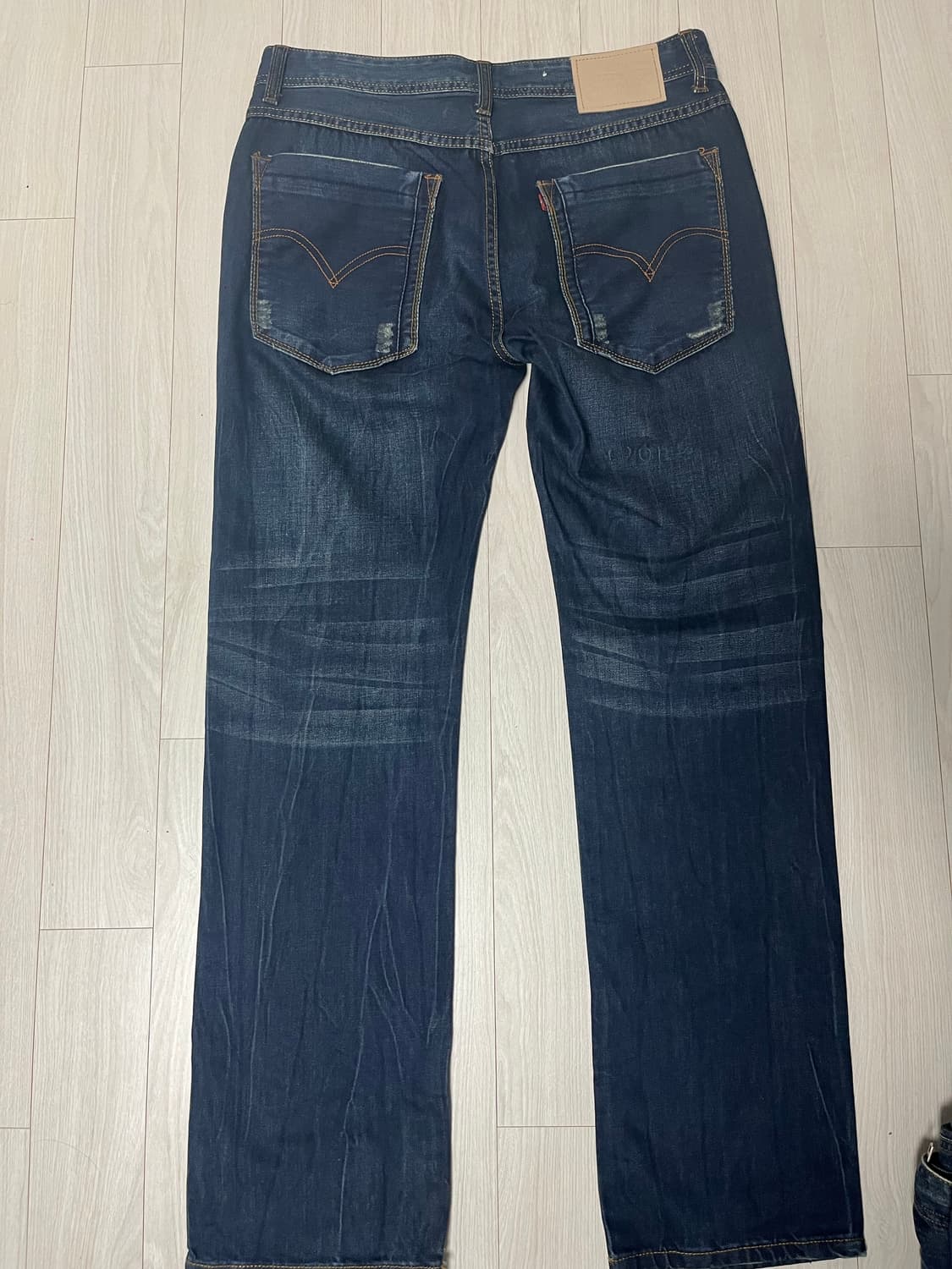 리바이스 다크워싱 레귤러 일자 데님 (32-33 / 총장 109) 상품이미지2