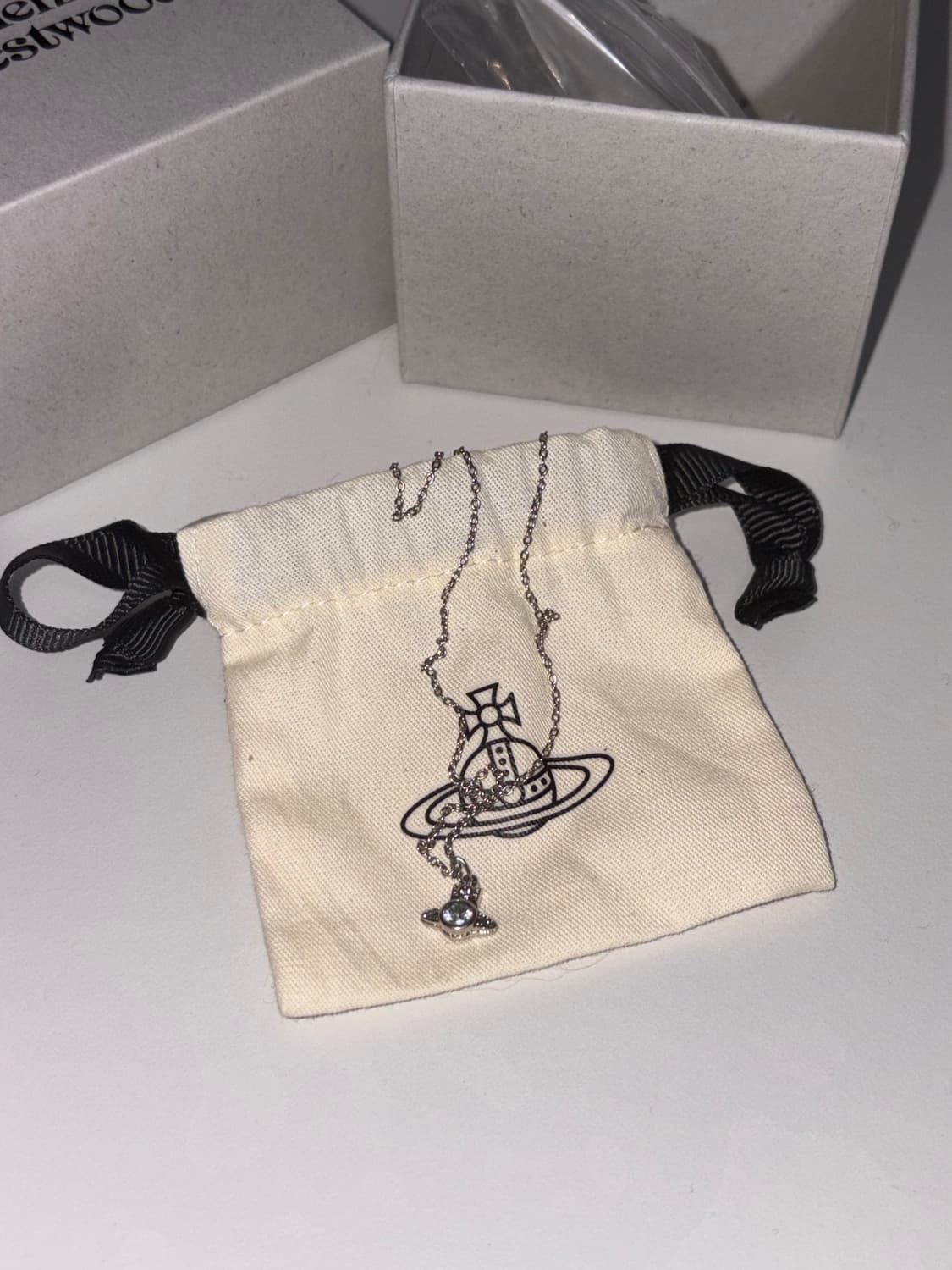 비비안 웨스트우드 런던 오브 펜던트 목걸이 실버 상품이미지3