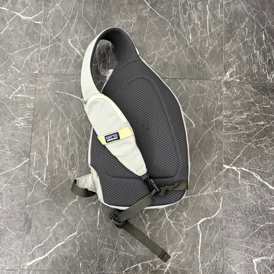 파타고니아 아톰 슬링백 8L 상품이미지2