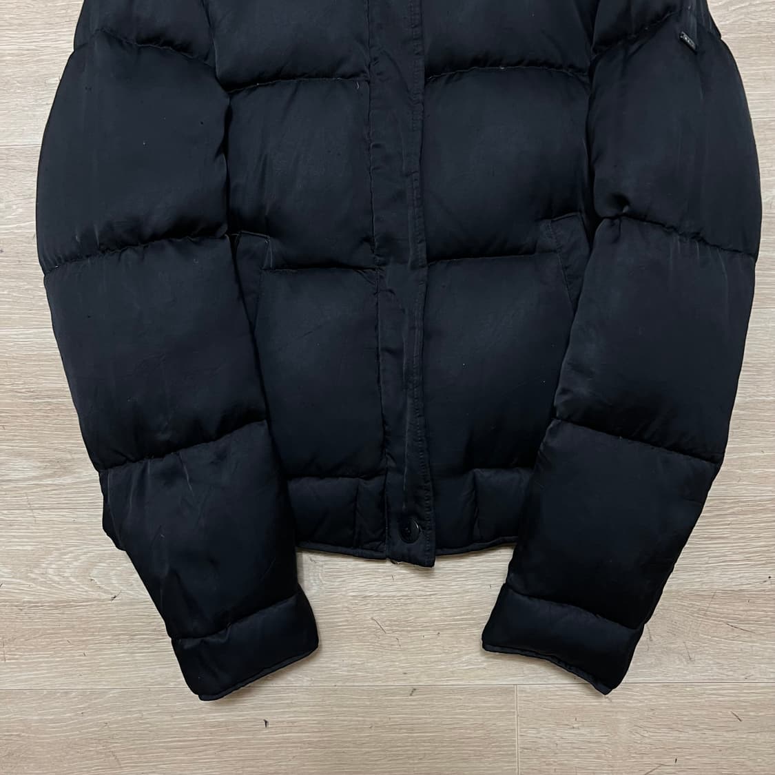 알마니 아르마니 진스 여성 덕다운 후드 푸퍼패딩 점퍼 [블랙] 40 상품이미지3