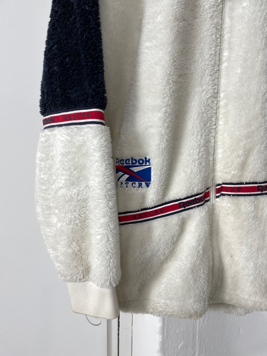 리복x로맨틱 크라운 RMC 플리스 자켓 상품이미지7