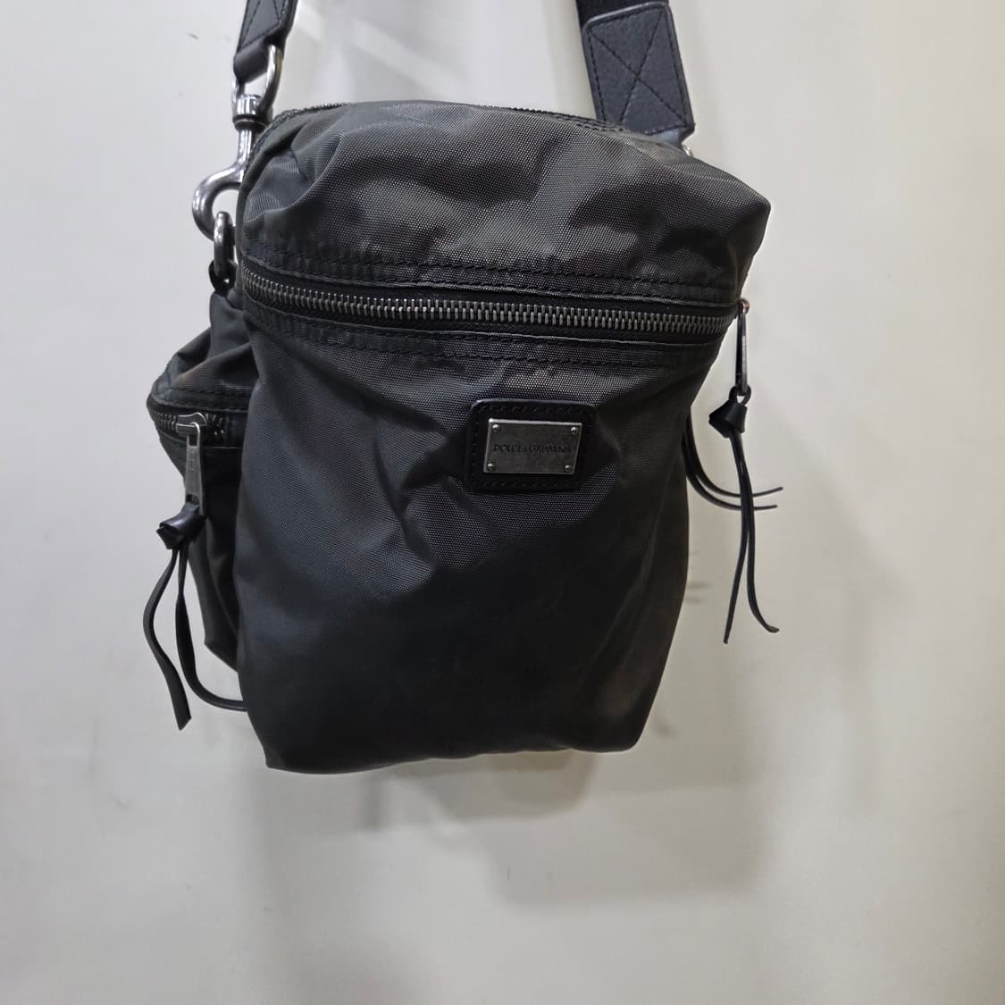 돌체앤가바나 플레이트 크로스백 상품이미지1