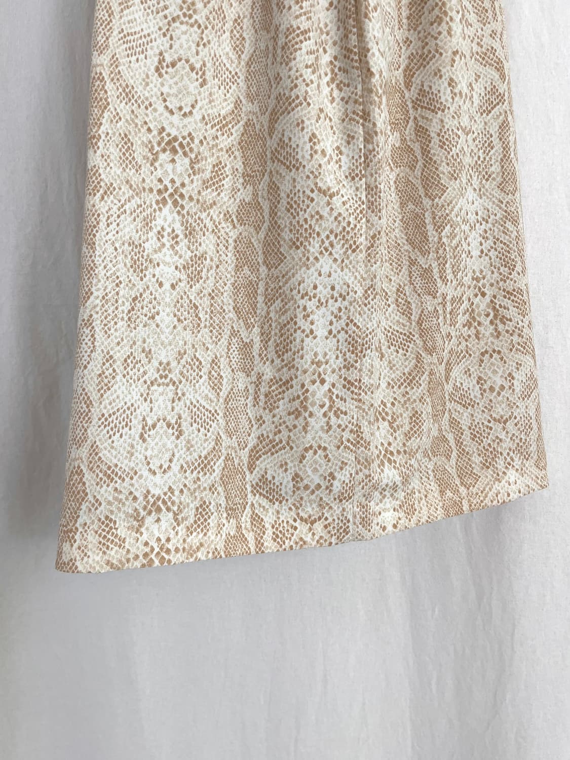 Snake Print Skirt 뱀피 프린팅 스커트 상품이미지4