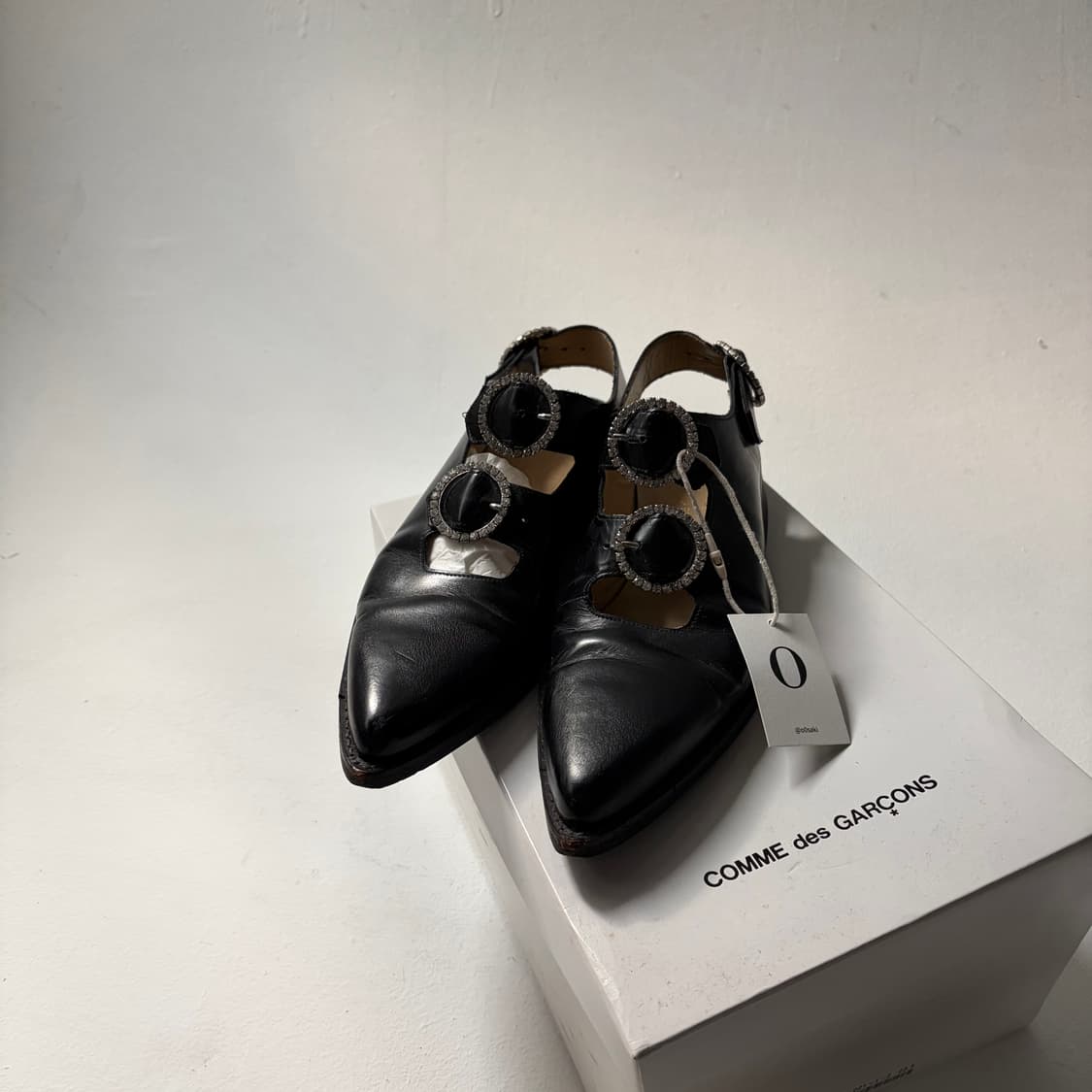 Crystal Buckle Cut-Out Shoes 상품이미지2