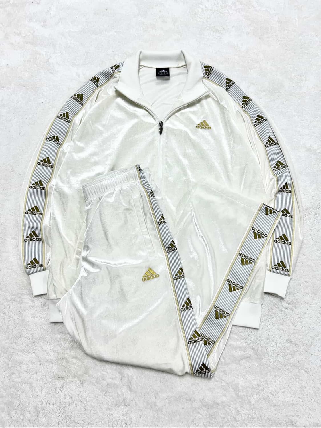 아디다스 JAPAN 크림 벨루어 셋업 상품이미지4