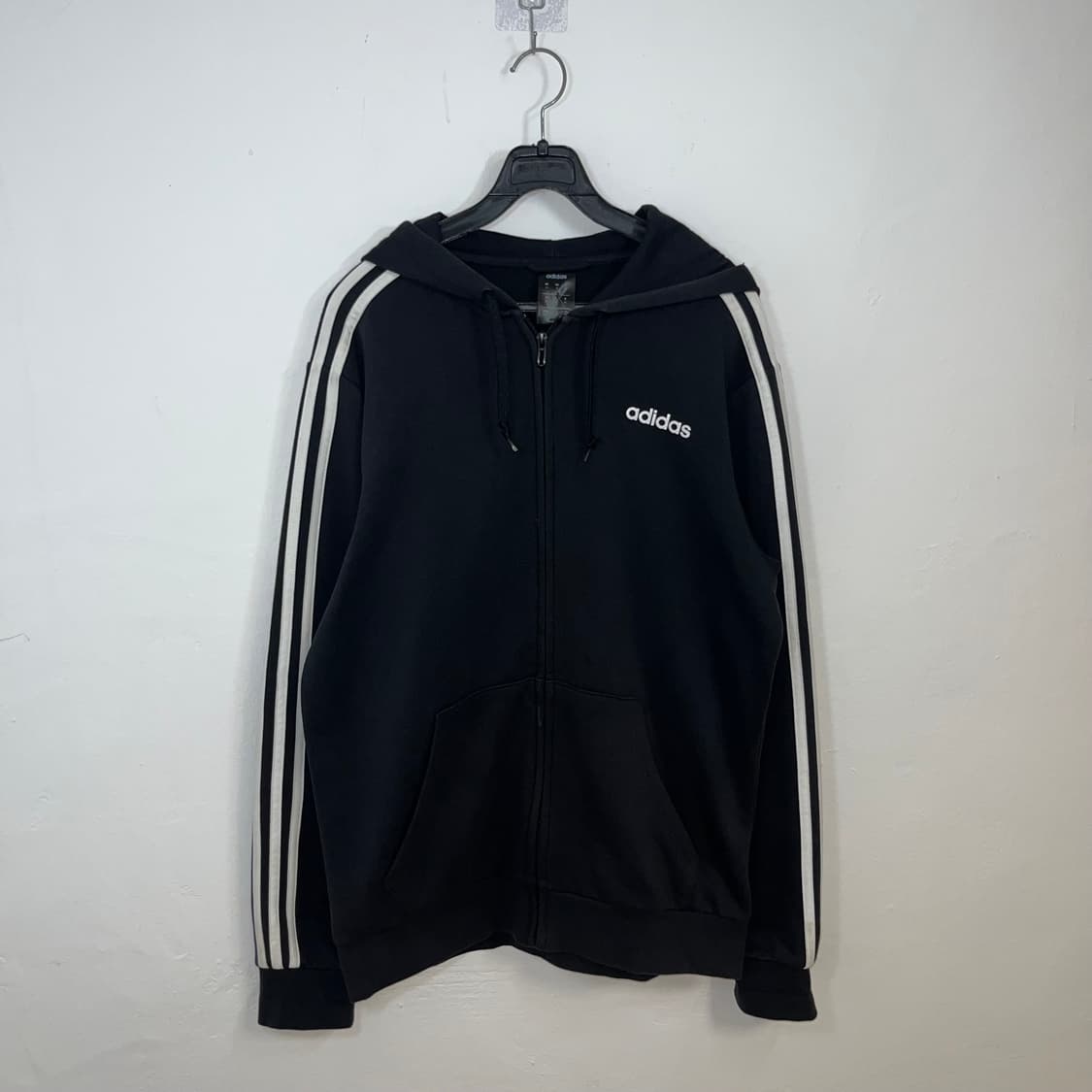 Adidas black hood zip-up 상품이미지4