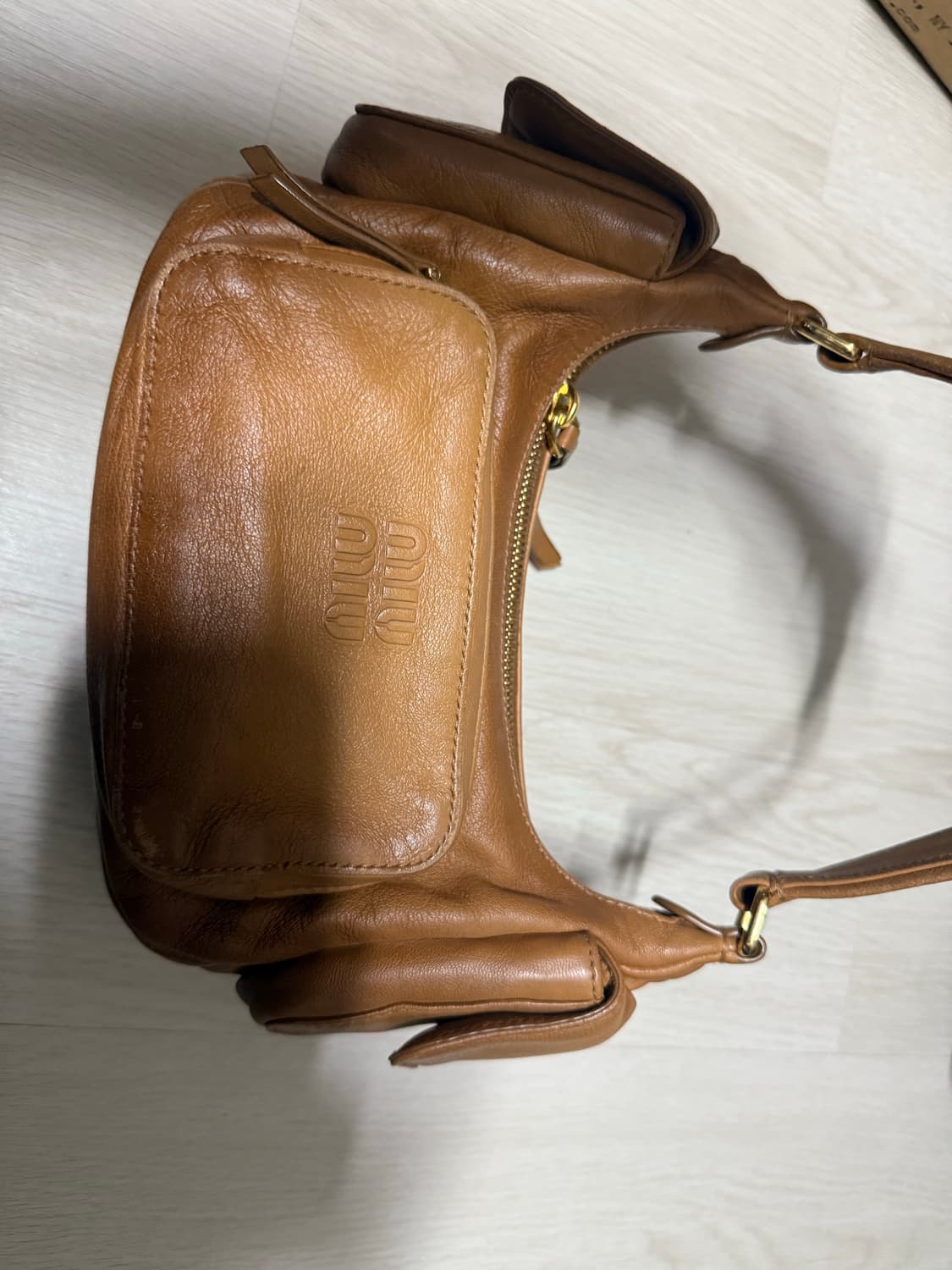 미우미우 포켓백 미니 백 상품이미지4