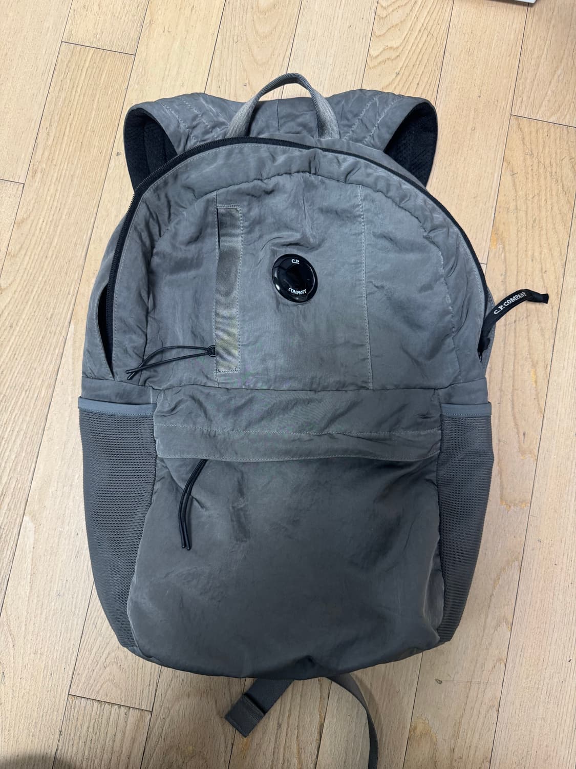 (거의 새 것!) CP컴퍼니 백팩 상품이미지4