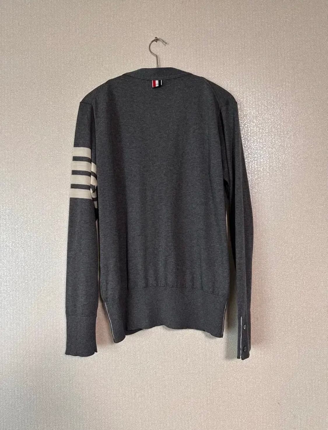 [백화점판/한글택] 톰 브라운 울 가디건 그레이 - 1사이즈 상품이미지2