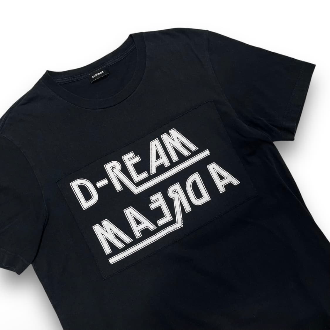 디젤 드림 메탈 아트 다크 반팔 티셔츠 상품이미지2