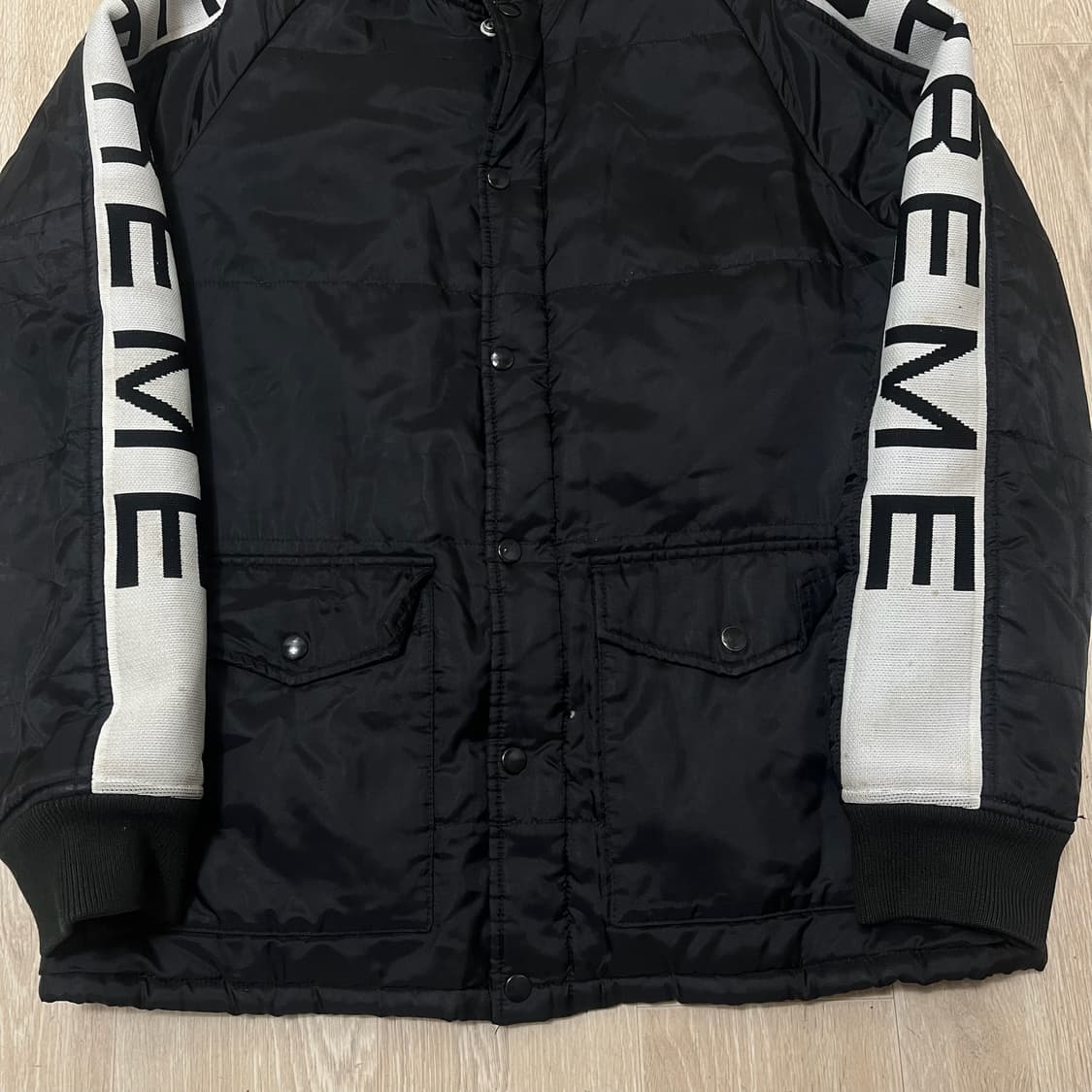 슈프림 사이드라인 빅로고 나일론 패딩 점퍼 L  상품이미지3