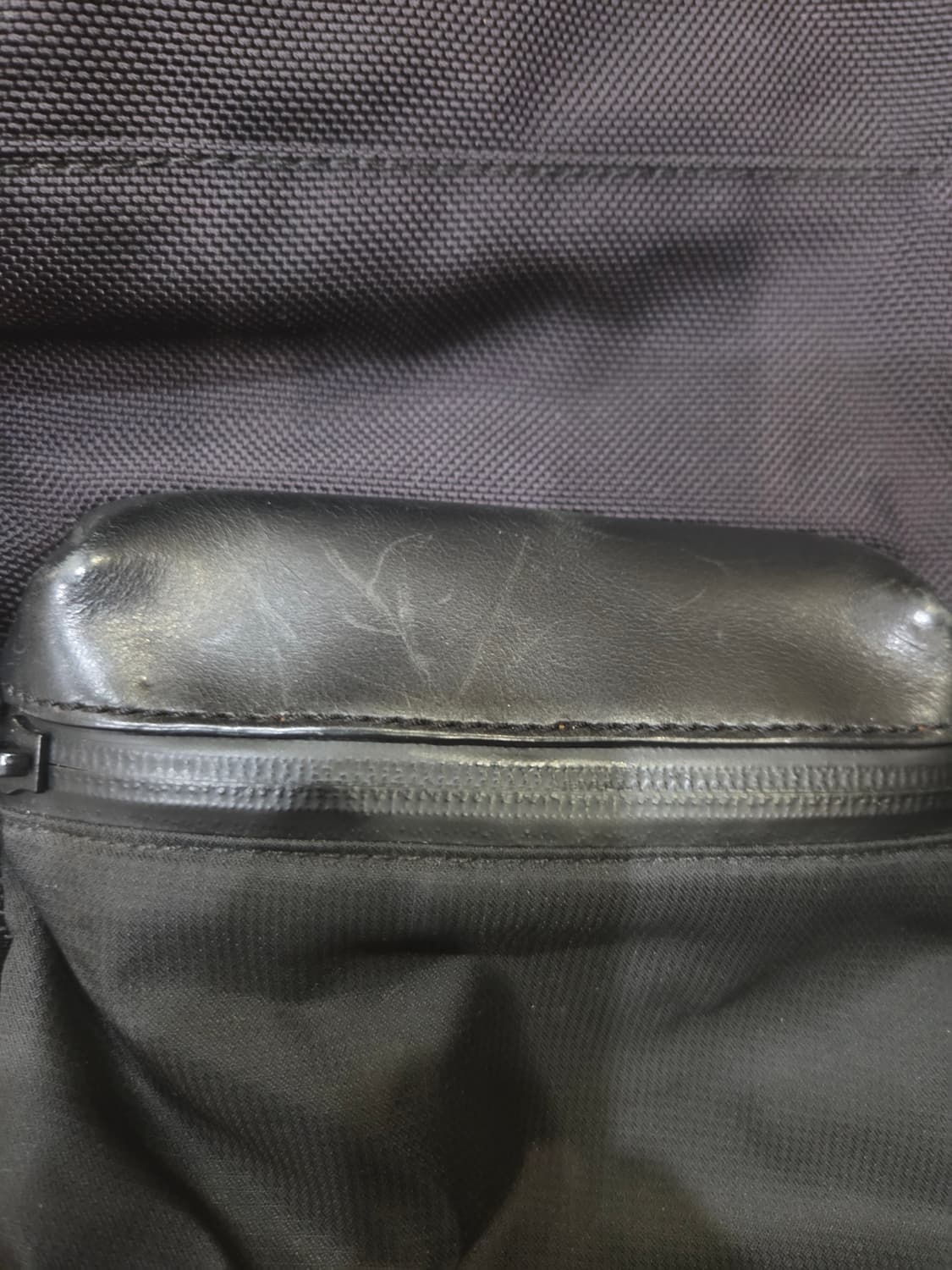 Y-3 크로스백 상품이미지5