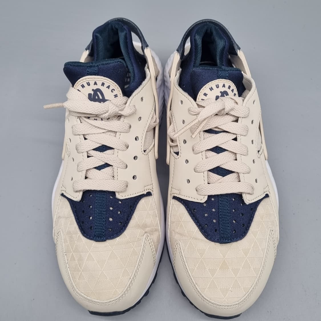 나이키 에어 허라취 여성운동화 실사이즈230 상품이미지2