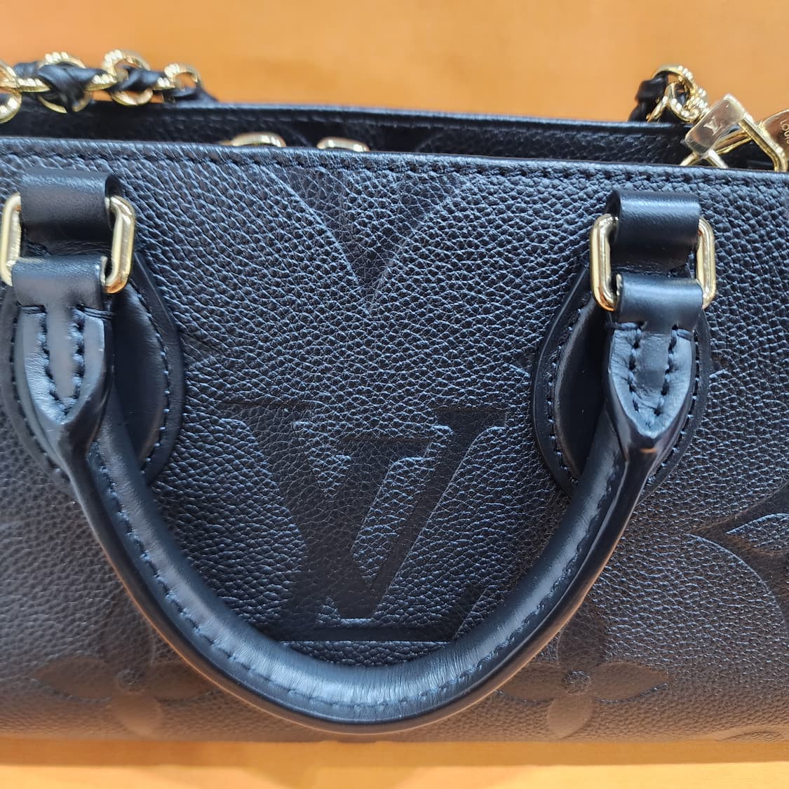 루이비통 온더고 이스트웨스트 앙프렝뜨 25년+이너백 상품이미지2