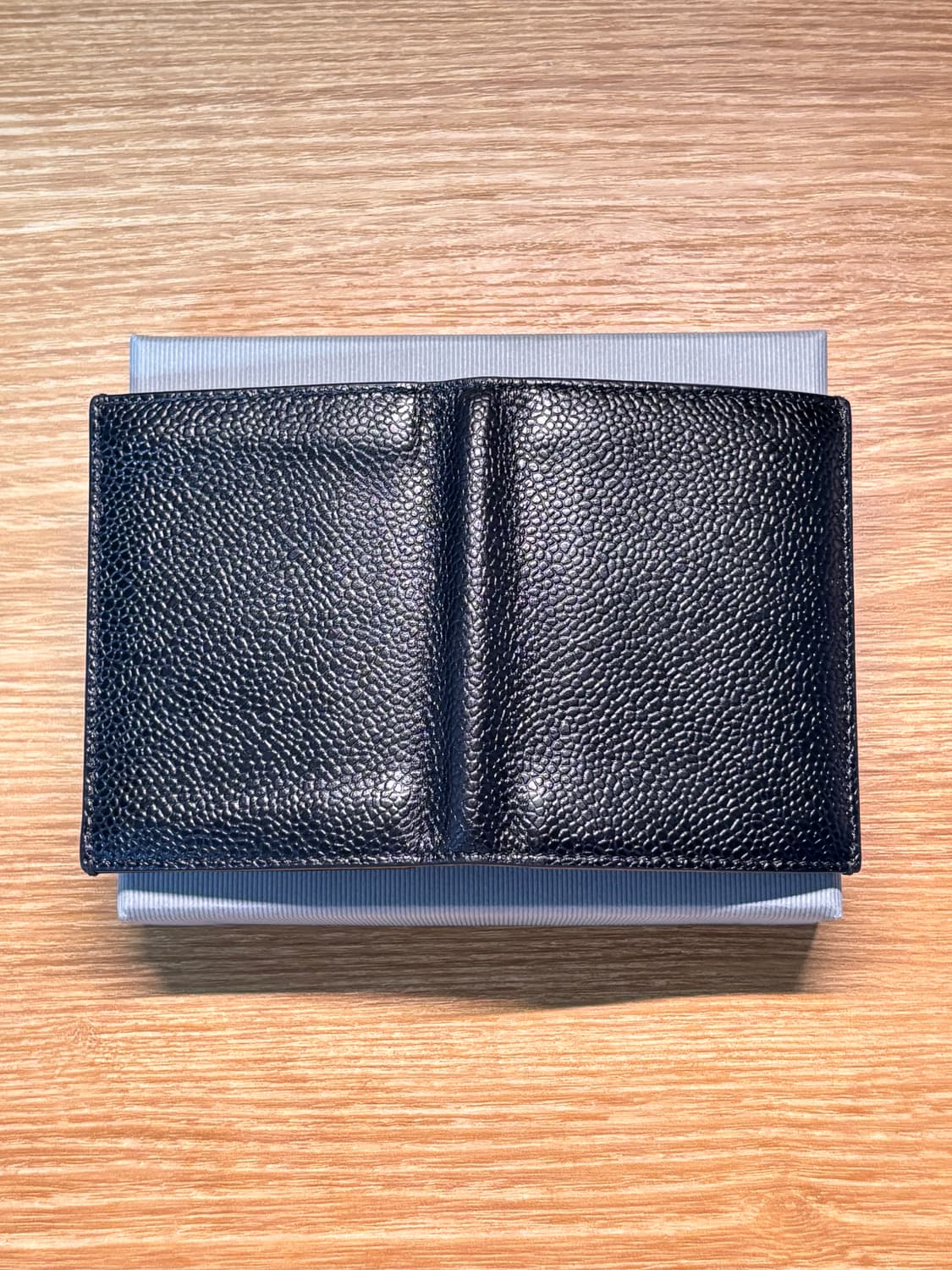 톰브라운 페블 그레인 더블 카드지갑 상품이미지6