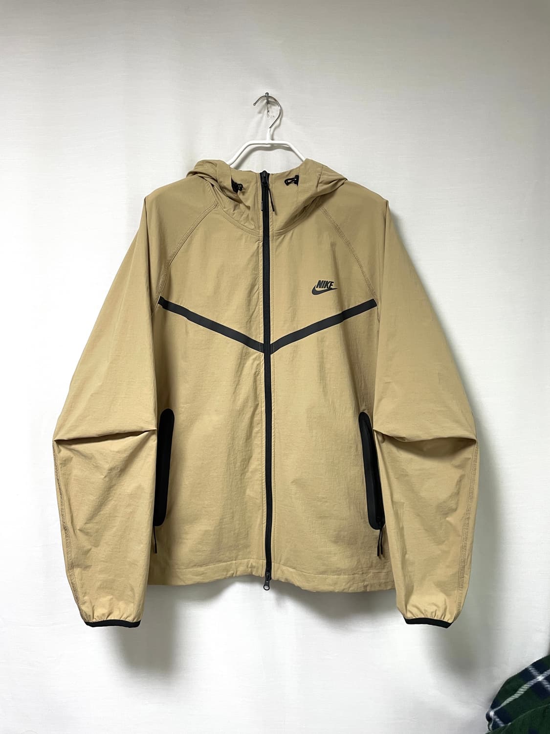 나이키 테크팩 경량 윈드러너 신축성 우븐 바람막이 자켓 100 L 베이지 상품이미지1