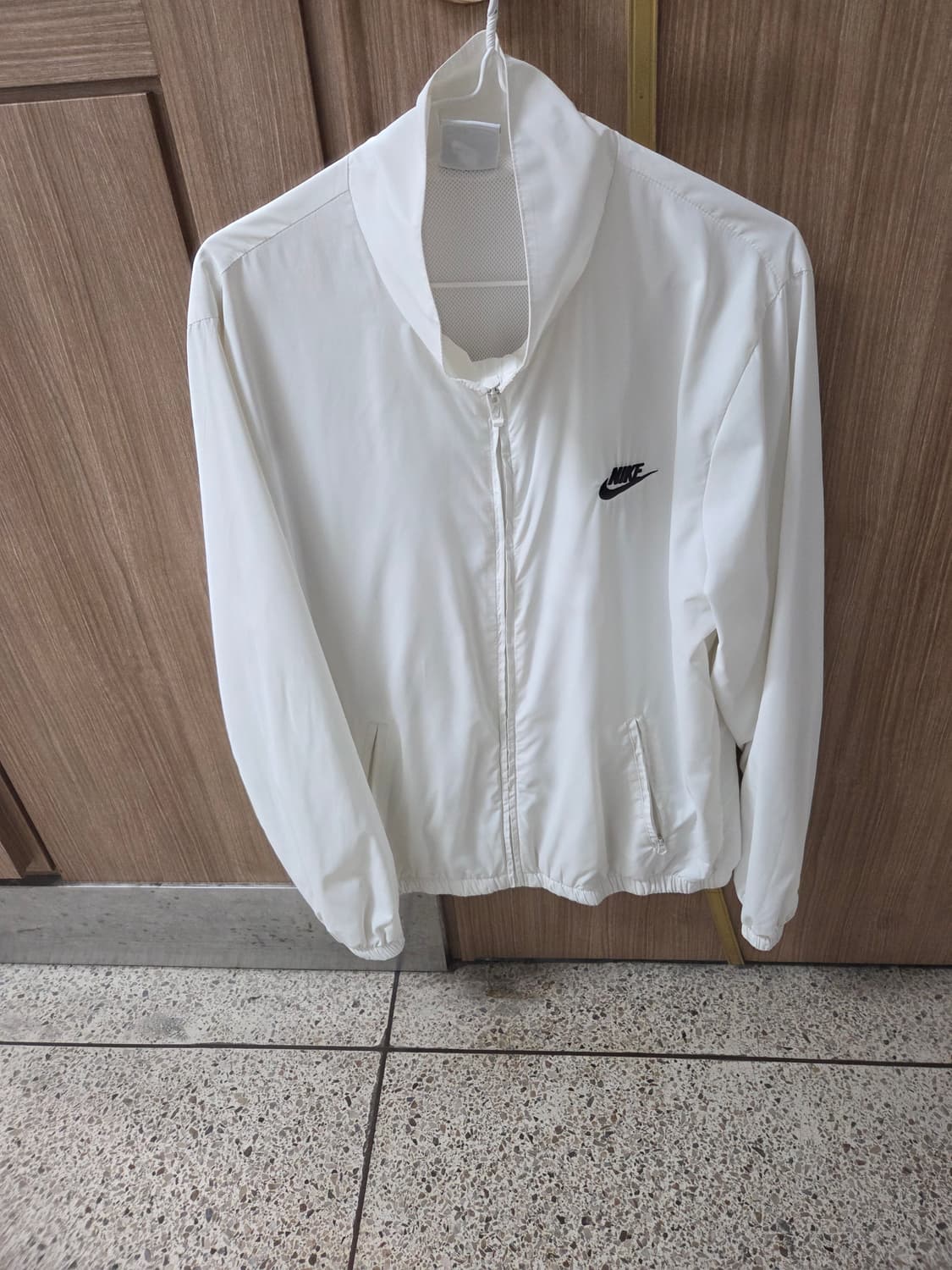 나이키 화이트 바람막이 자켓 m 상품이미지2