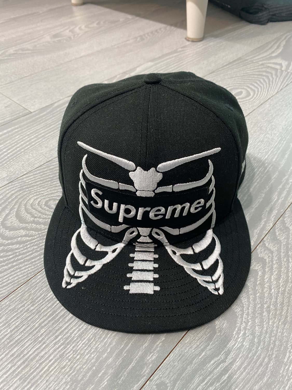 슈프림 본즈 뉴에라 블랙 상품이미지2