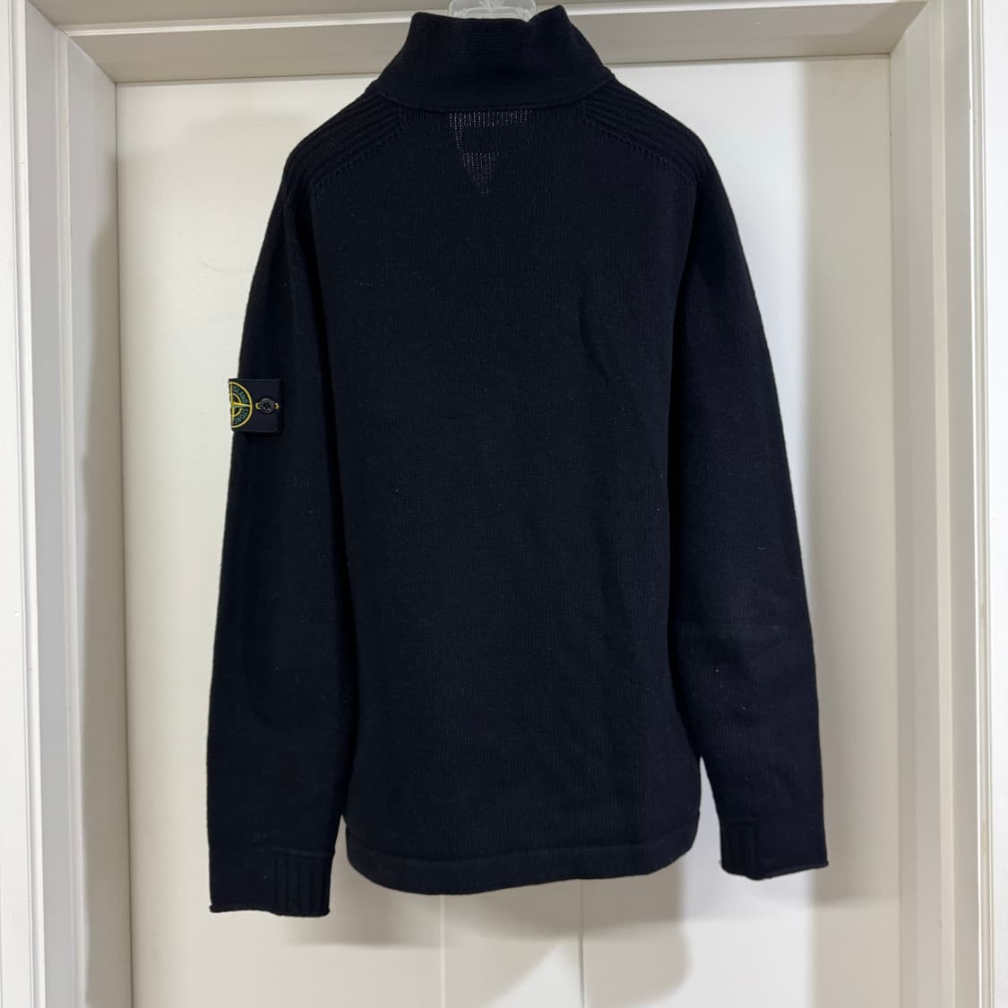 스톤아일랜드 버튼 카라 반집업 니트 L사이즈 블랙 상품이미지4