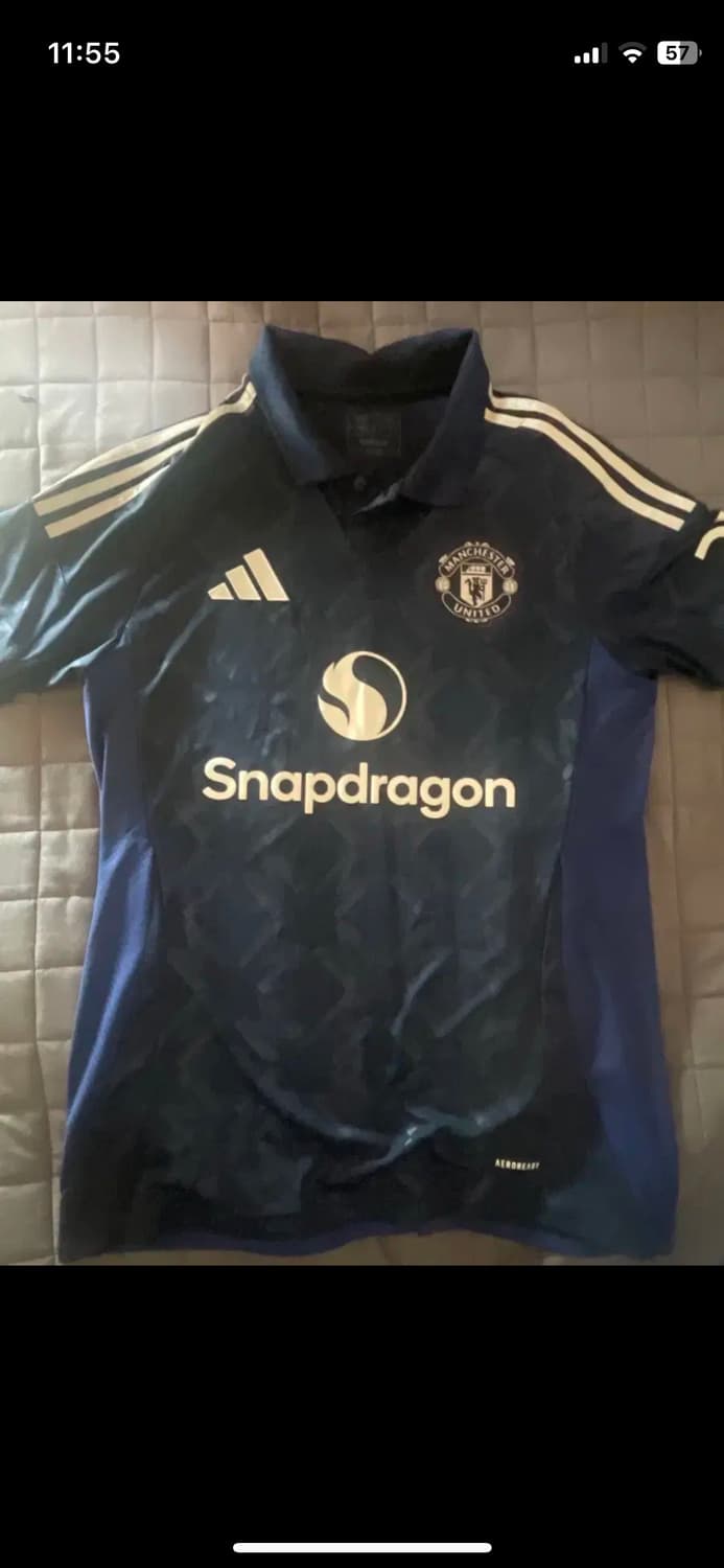 맨유 어웨이 24-25 유니폼 상품이미지1