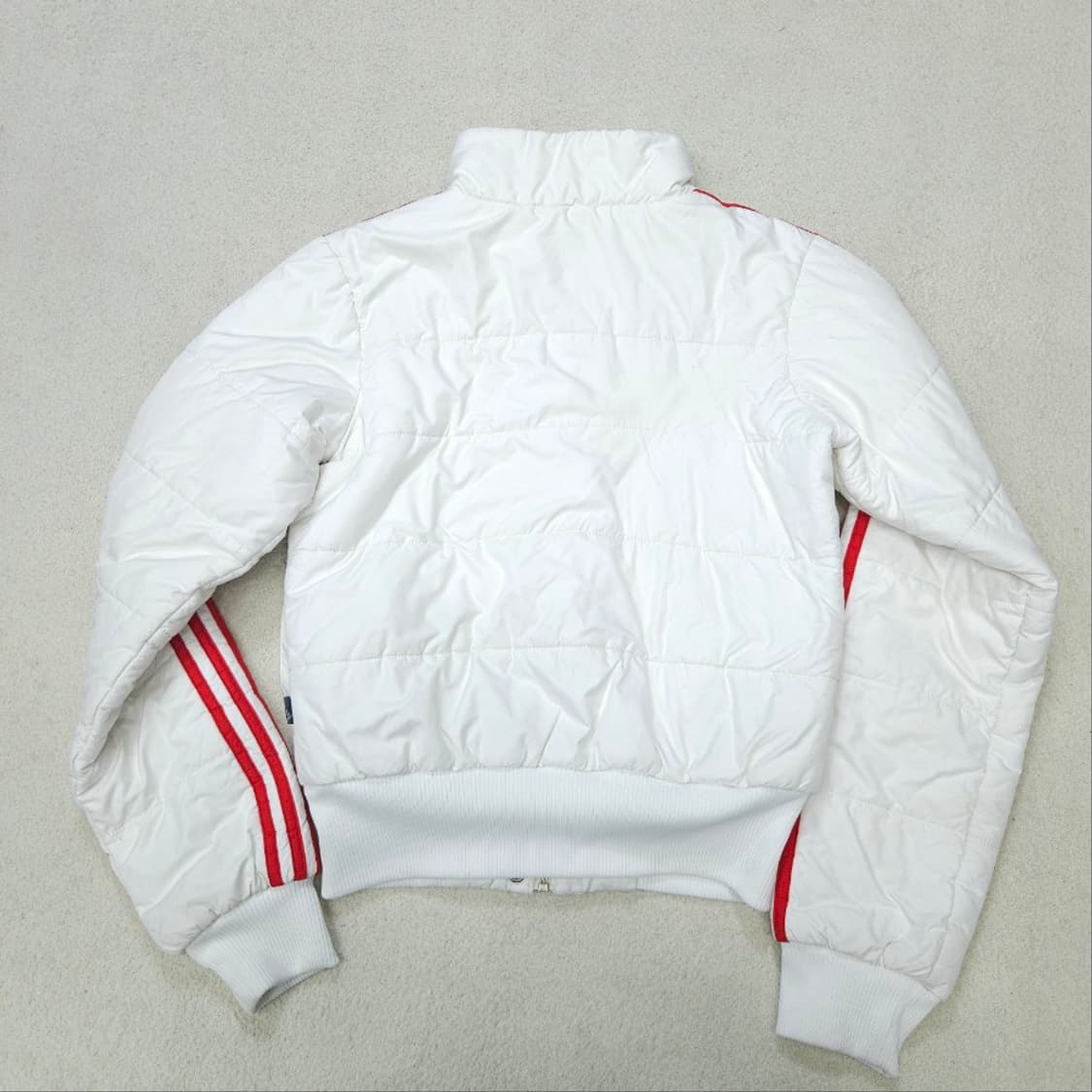 아디다스 삼선 화이트 숏 패딩 점퍼 95 상품이미지3