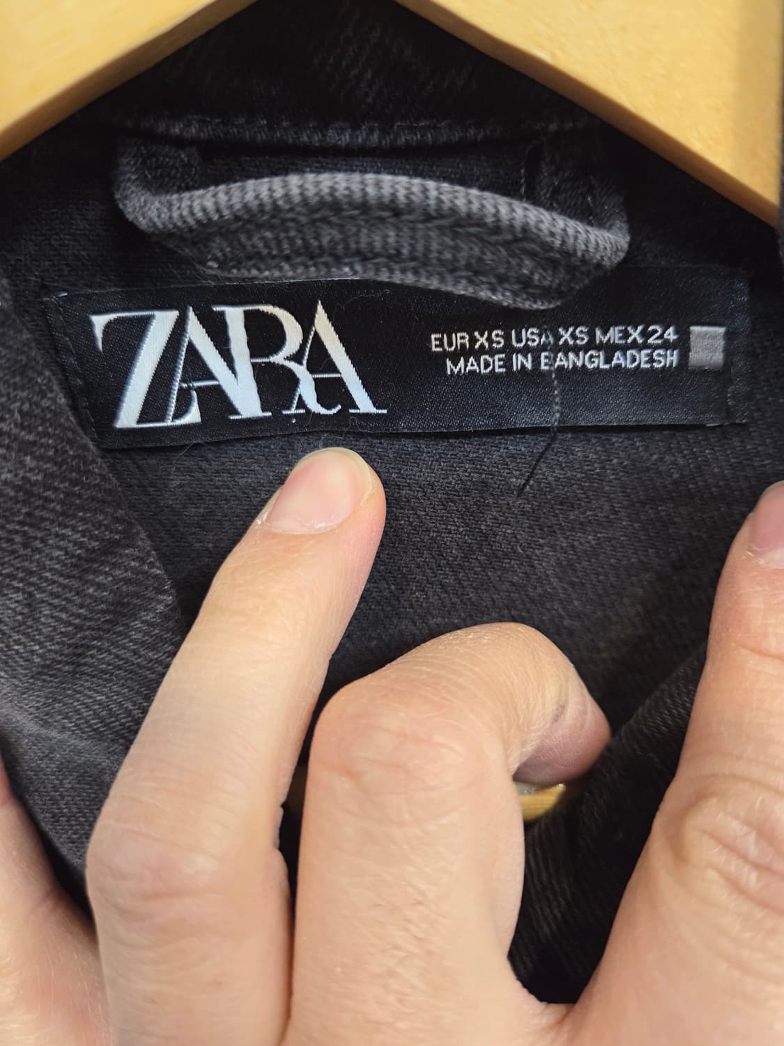 자라 오버핏 데미지 흑 데님자켓 s 상품이미지3