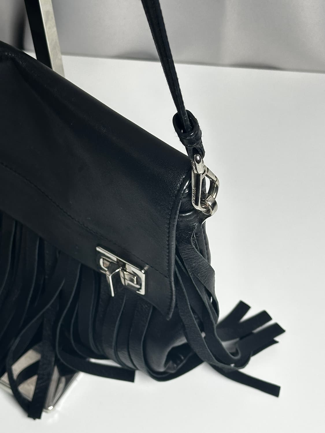 프라다 밀라노 프린지 숄더백 상품이미지9