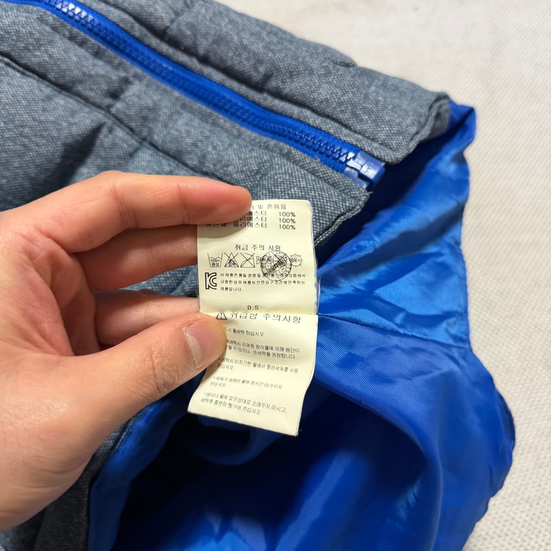 데상트 사이드로고 패딩조끼 상품이미지5