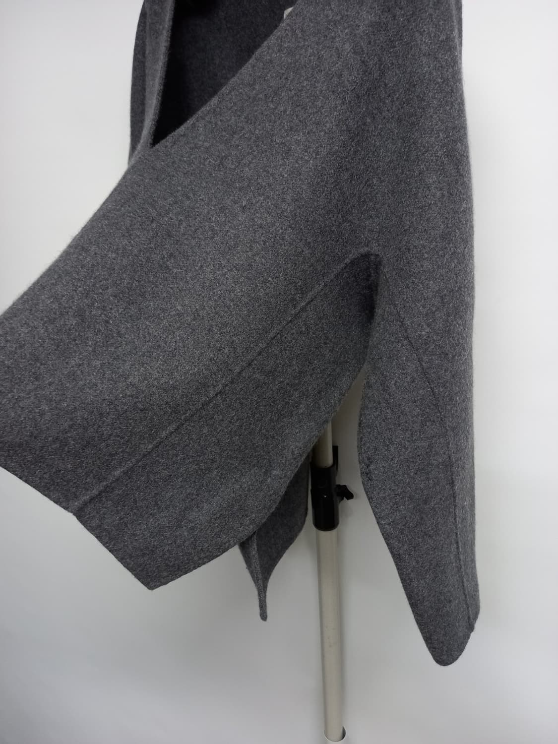 더 캐시미어 춘추동 캐시미어100 핸드메이드 아우터 66.77 상품이미지6