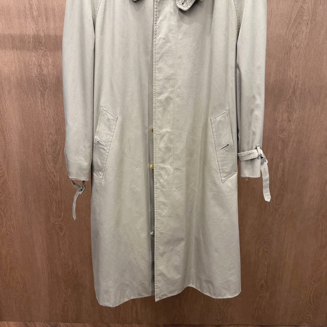 버버리 트렌치 코트 견장 백 스톰 플랫 슬리브 스트랩 디테일 베이지 상품이미지5