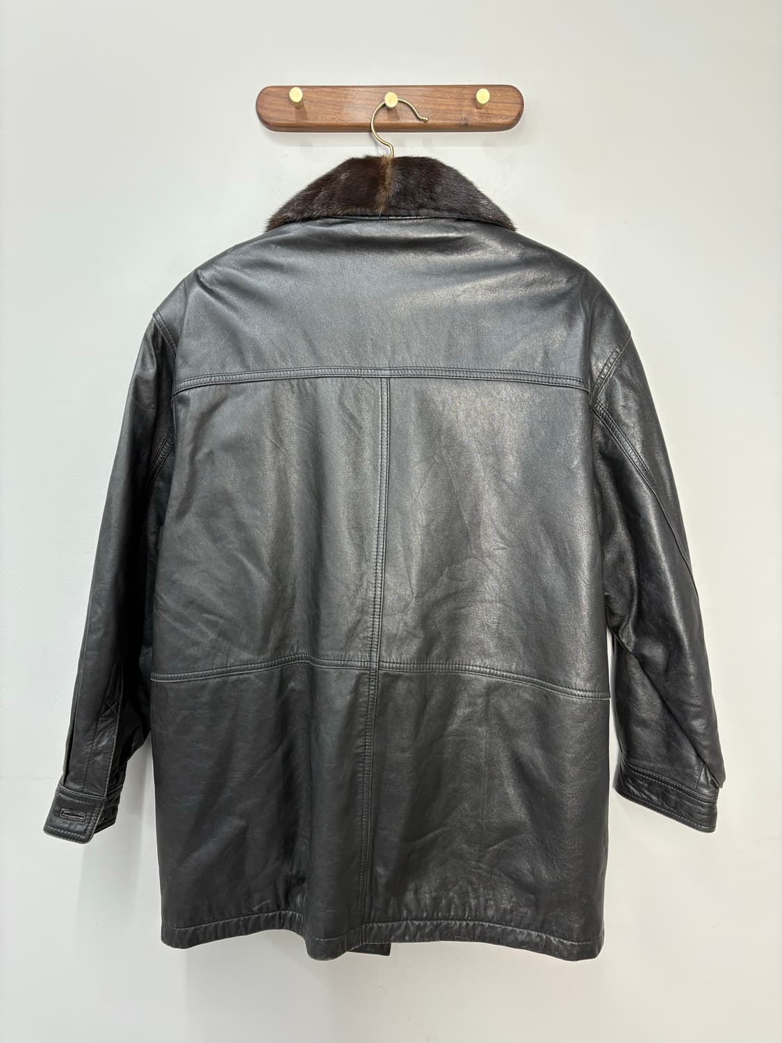 입생로랑 밍크퍼 카라 디테일 가죽자켓 (퍼 탈부착 가능)A3473 상품이미지5