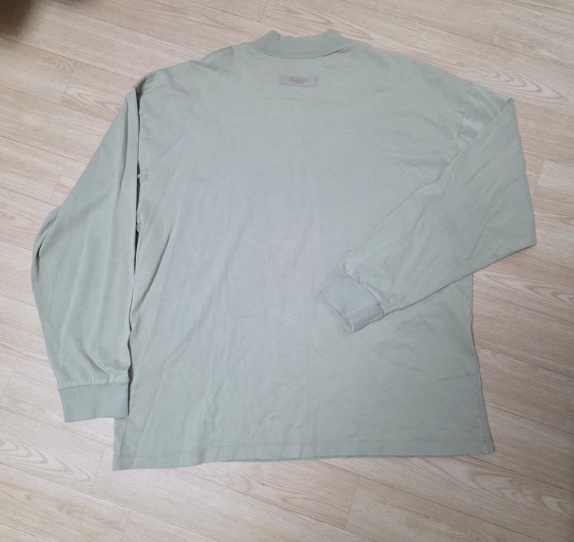 에센셜 피어오브갓 올리브 롱슬리브 110 FG OLIVE M 상품이미지3