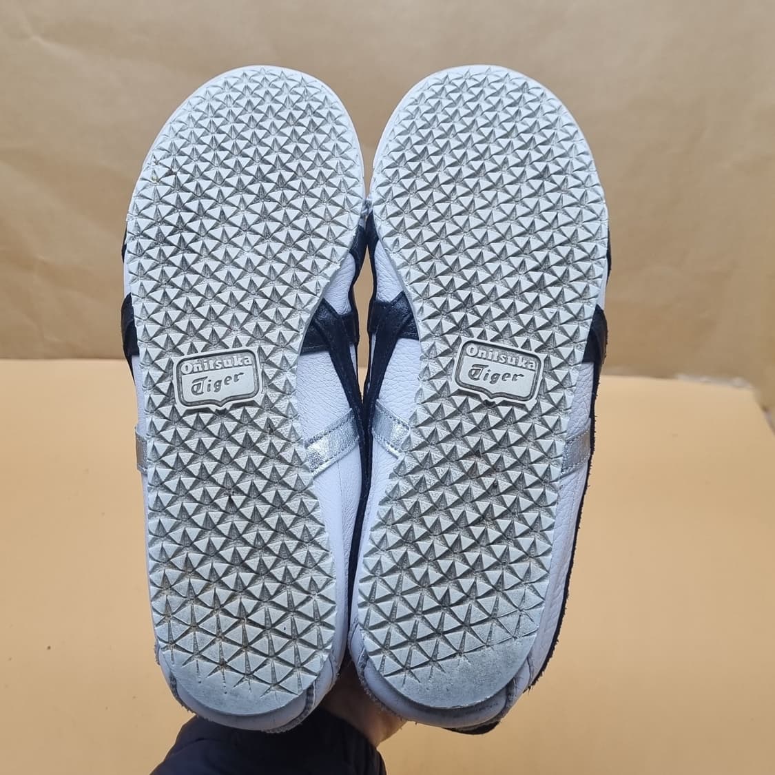 오니츠카타이거 멕시코66 스니커즈 225. 상품이미지3