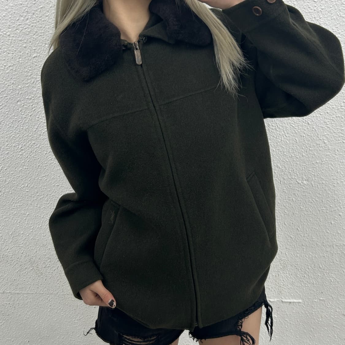 입생로랑 퍼 카라 딥카키 자켓 상품이미지1