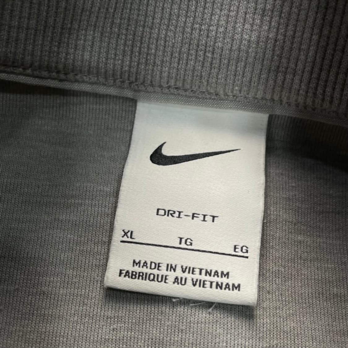 105 나이키 반집업 상품이미지3