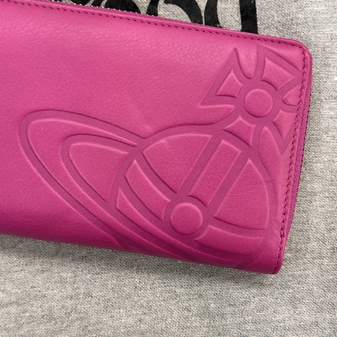비비안웨스트우드 핑크 가죽 장지갑 상품이미지3