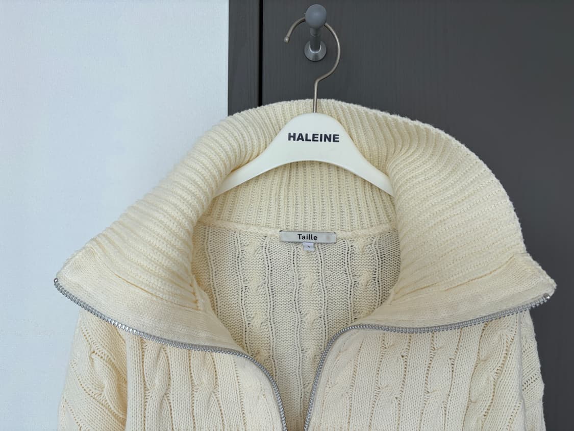 [1] 타일레 하이넥 케이블 니트 집업 크림 상품이미지4