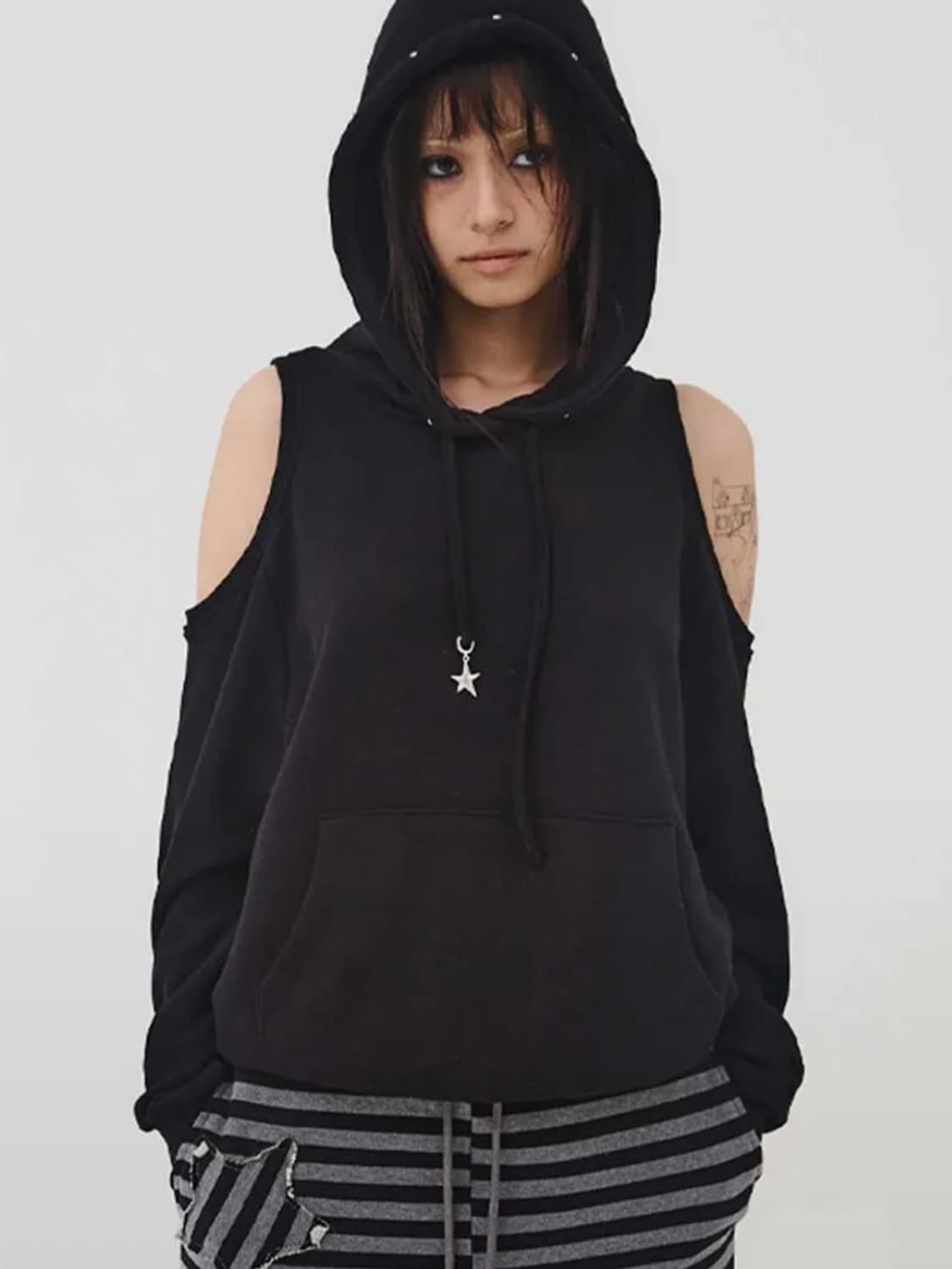 익스파이어드걸 컷아웃 후디 상품이미지1