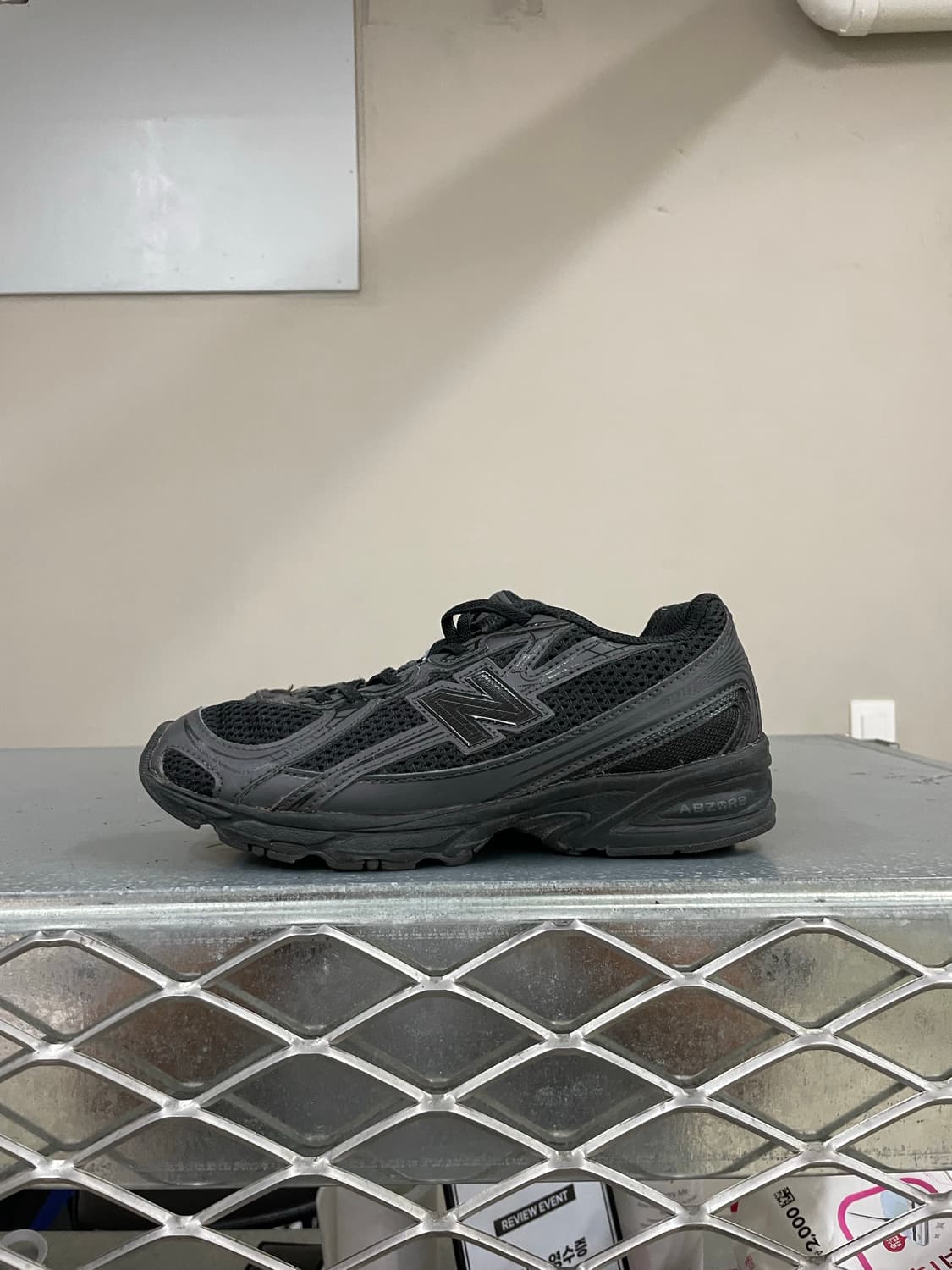 뉴발란스 740 블랙 210 상품이미지1