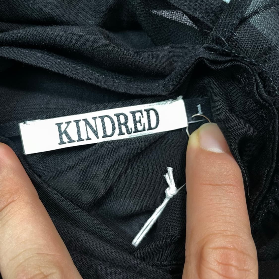 킨드레드 Kindred 블랙 크로스 바디 랩 탑 1 상품이미지8